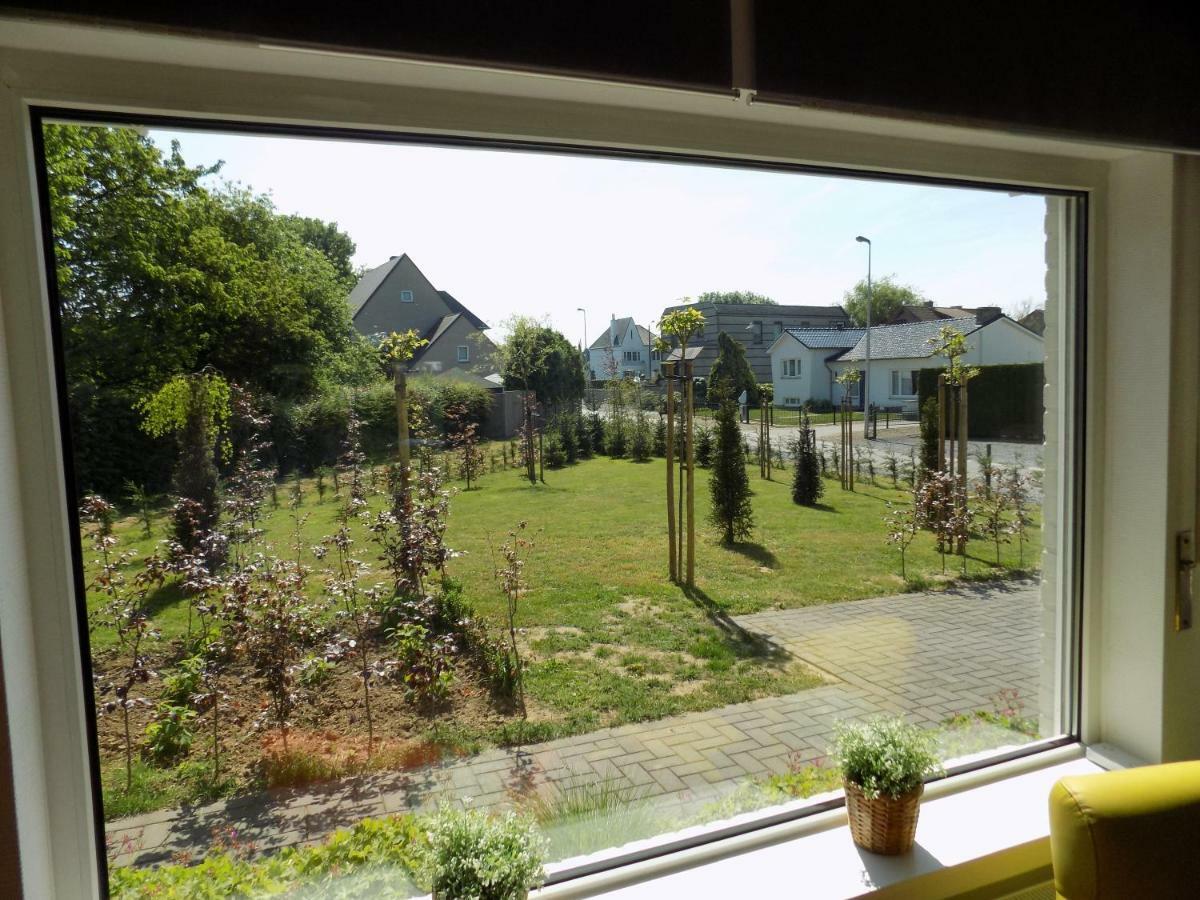 Villa Mooi Maasland Maaseik Bagian luar foto