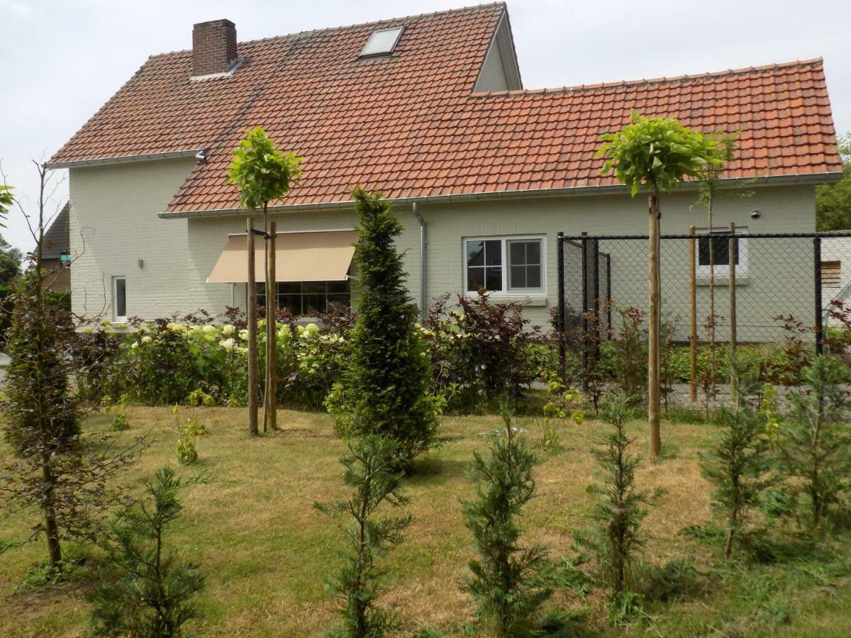 Villa Mooi Maasland Maaseik Bagian luar foto